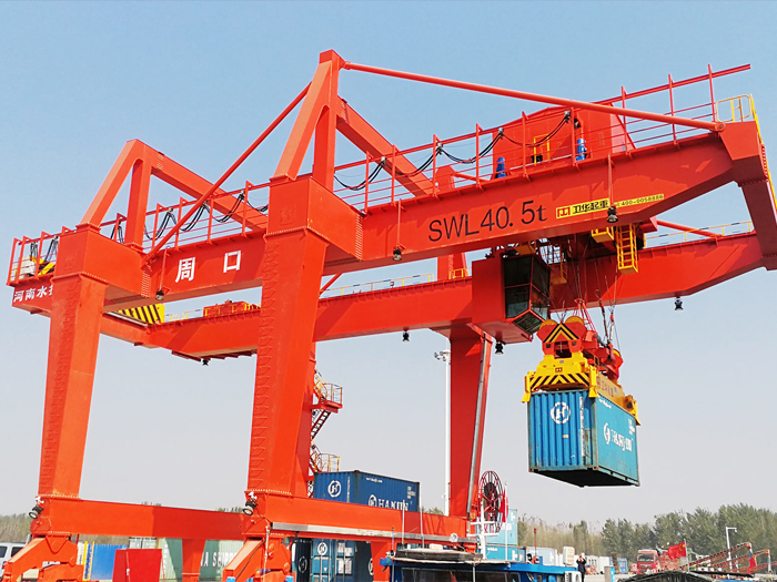 Automatic container hoisting crane